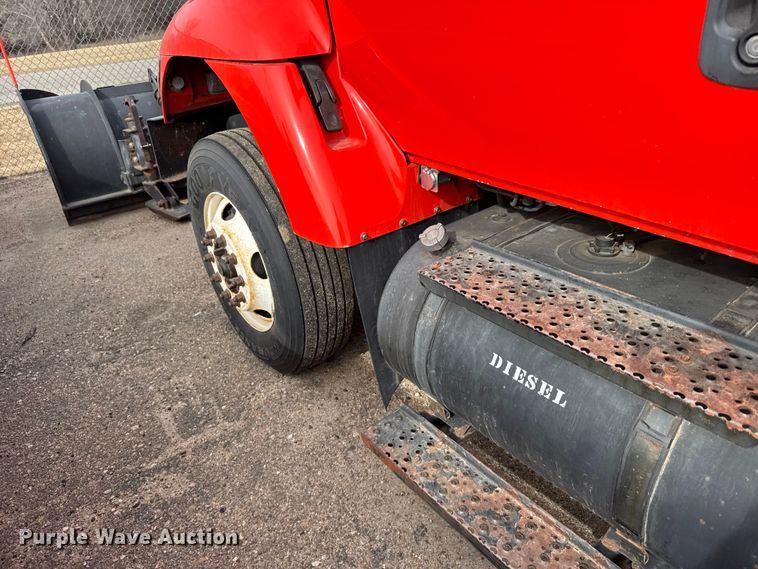 image for item FB0756 2007 International 7400 dump truck