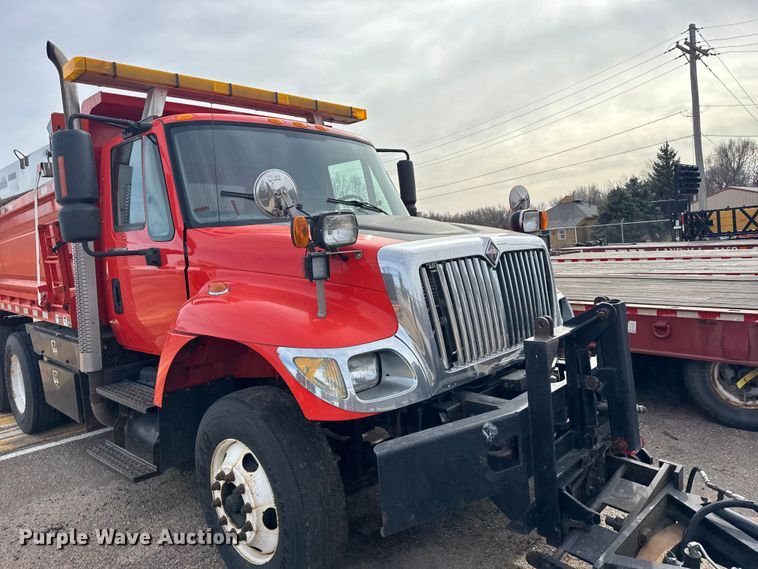 image for item FB0756 2007 International 7400 dump truck