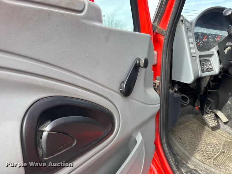 image for item FB0756 2007 International 7400 dump truck