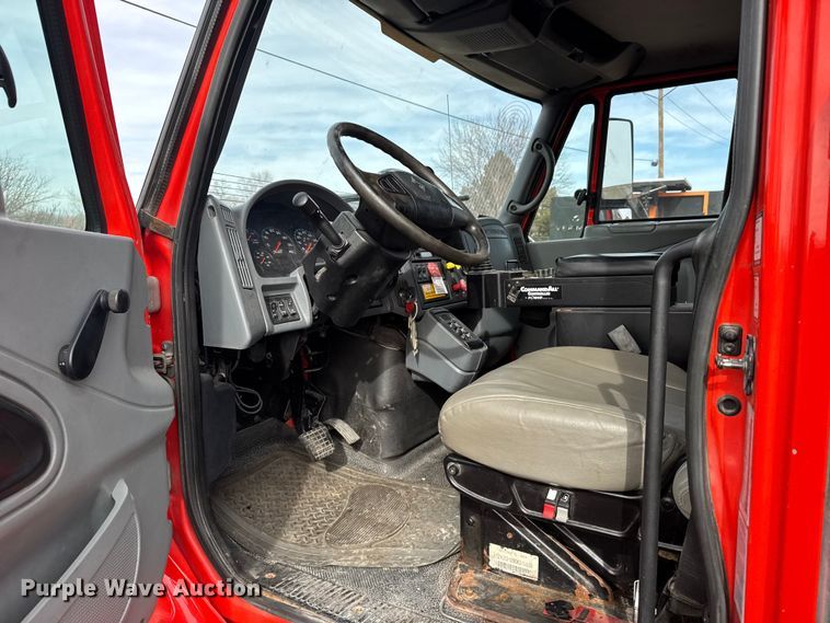 image for item FB0756 2007 International 7400 dump truck