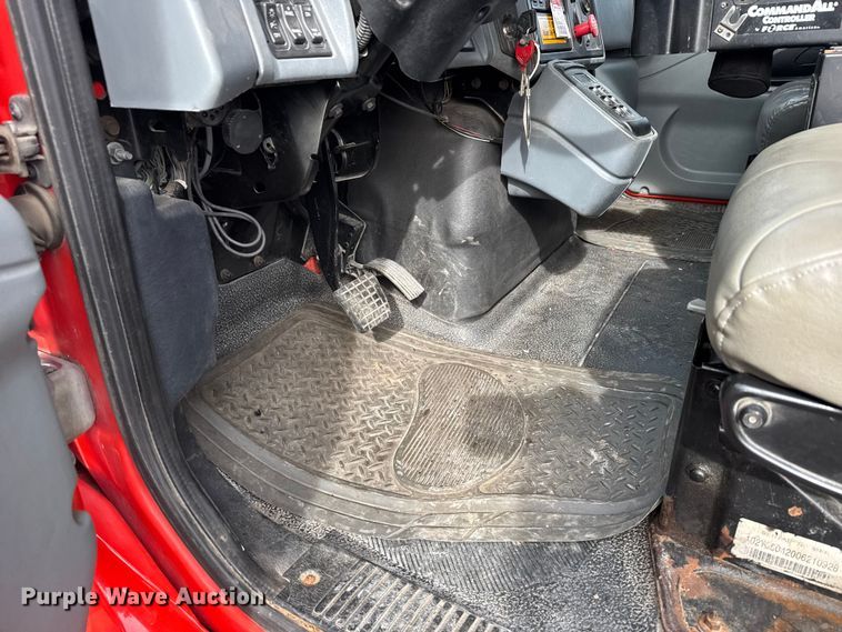 image for item FB0756 2007 International 7400 dump truck