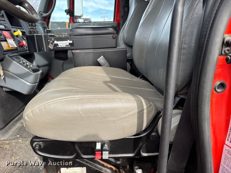 image for item FB0756 2007 International 7400 dump truck