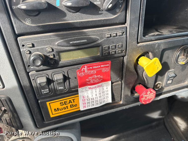 image for item FB0756 2007 International 7400 dump truck