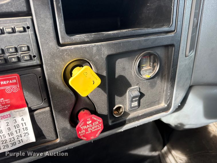 image for item FB0756 2007 International 7400 dump truck