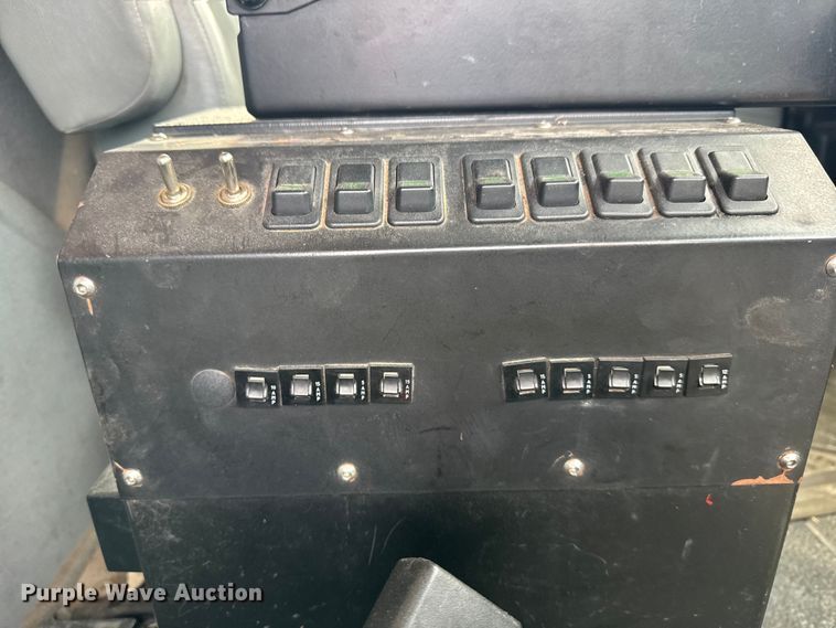 image for item FB0756 2007 International 7400 dump truck