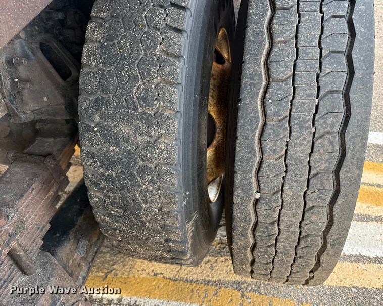 image for item FB0756 2007 International 7400 dump truck