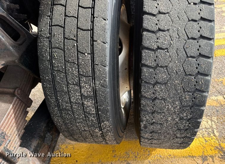 image for item FB0756 2007 International 7400 dump truck