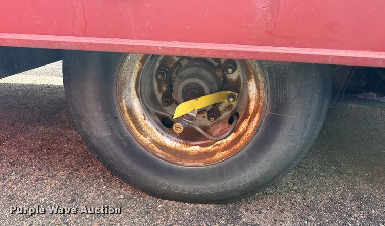 image for item FB0757 2004 Landoll tilt deck equipment trailer