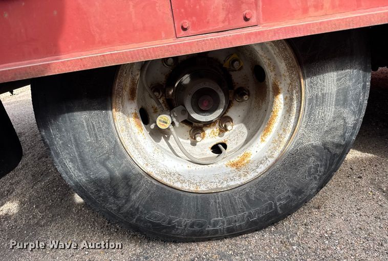 image for item FB0757 2004 Landoll tilt deck equipment trailer