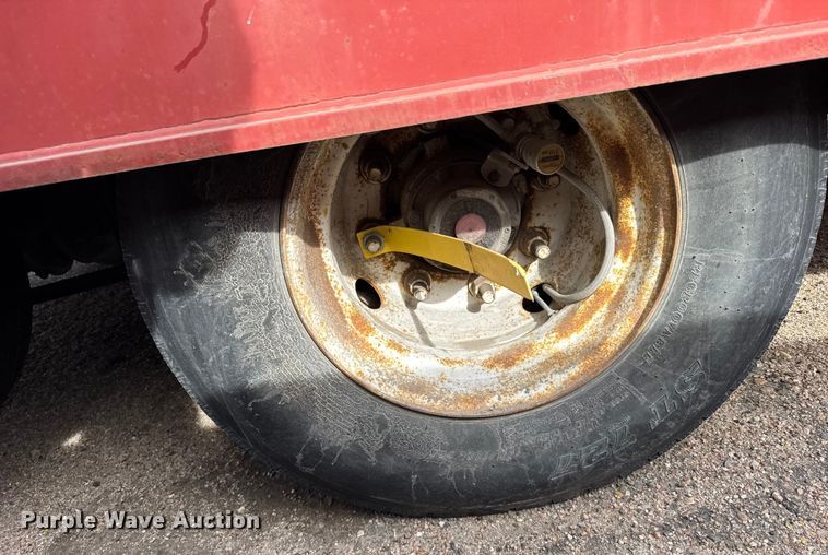 image for item FB0757 2004 Landoll tilt deck equipment trailer