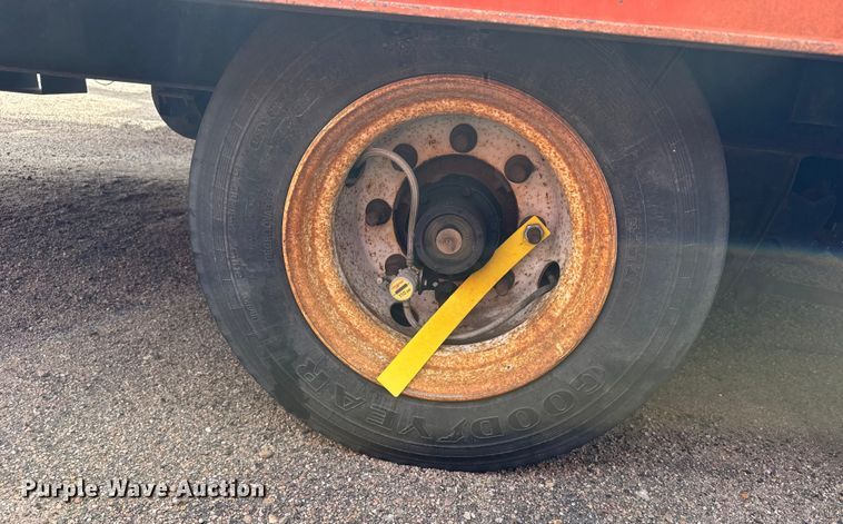 image for item FB0758 2004 Trail-eze tilt deck equipment trailer