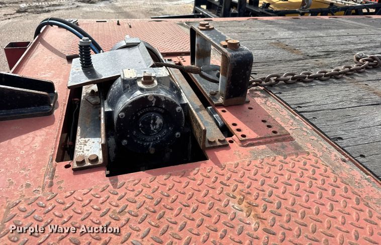 image for item FB0760 2009 Landoll tilt deck equipment trailer