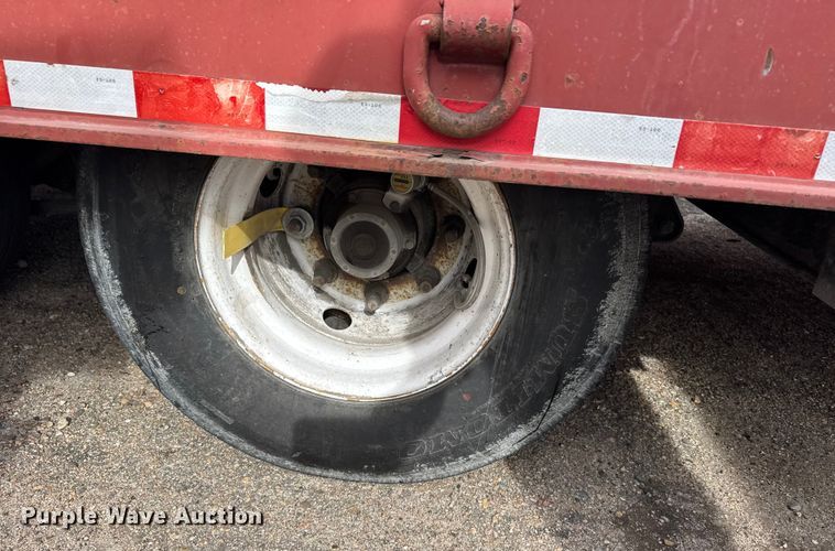 image for item FB0760 2009 Landoll tilt deck equipment trailer