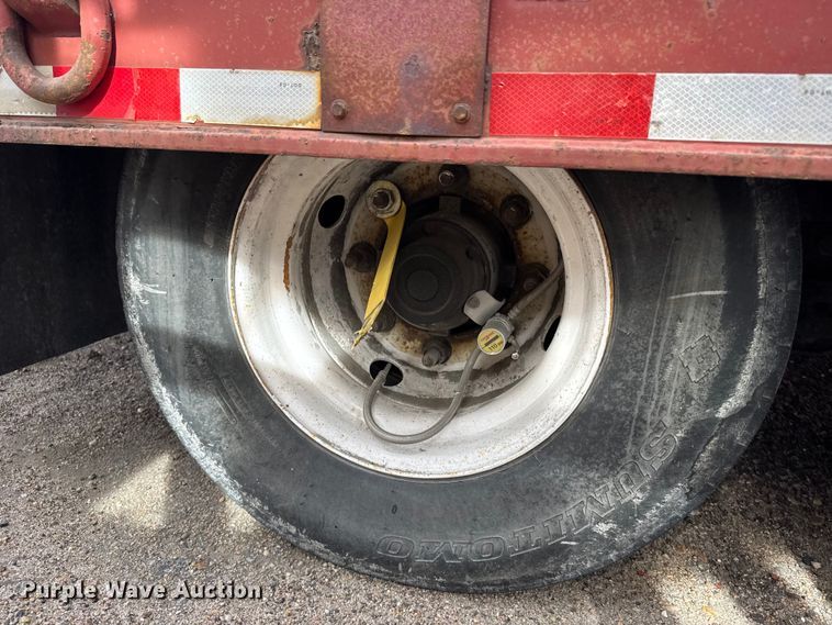 image for item FB0760 2009 Landoll tilt deck equipment trailer