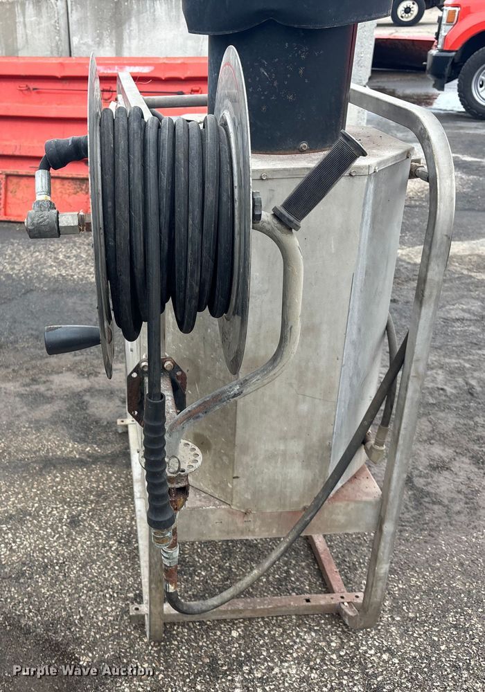 image for item FB0771 2015 Hydro Tek HN20004E2G pressure washer