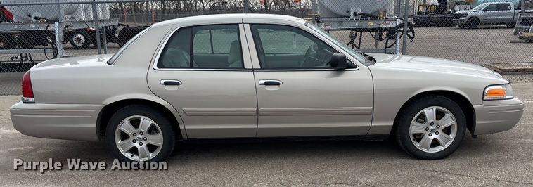 image for item FB0776 2010 Ford Crown Victoria 