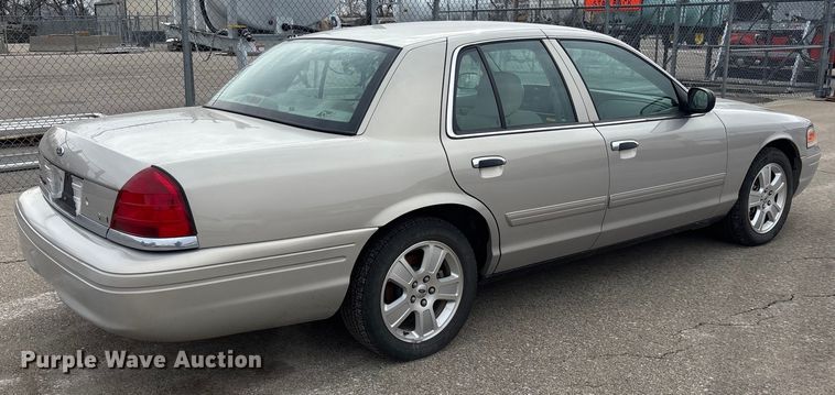 image for item FB0776 2010 Ford Crown Victoria 