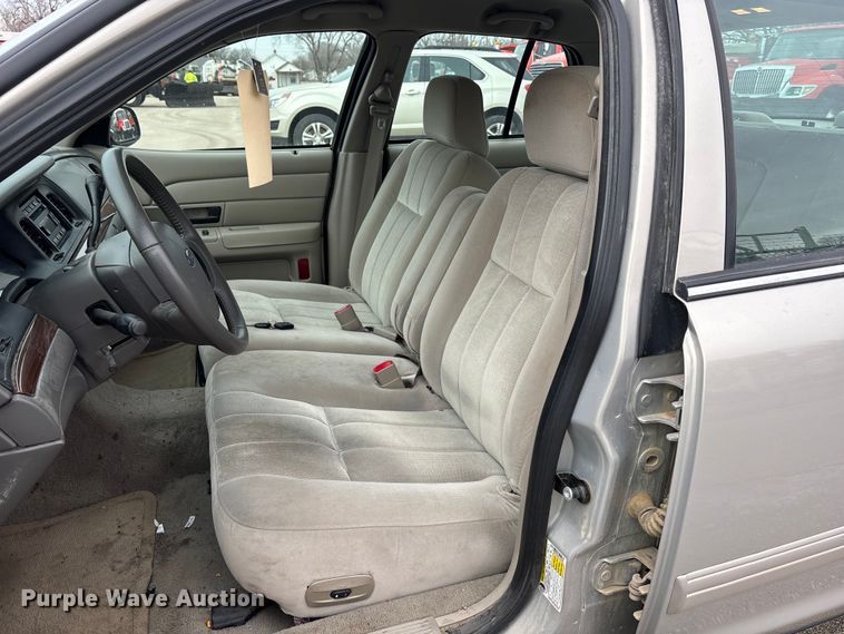 image for item FB0776 2010 Ford Crown Victoria 