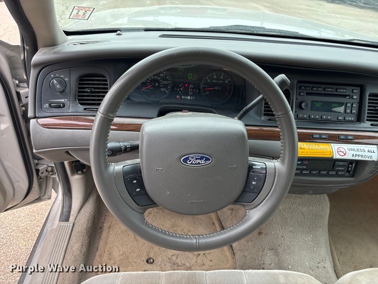 image for item FB0776 2010 Ford Crown Victoria 