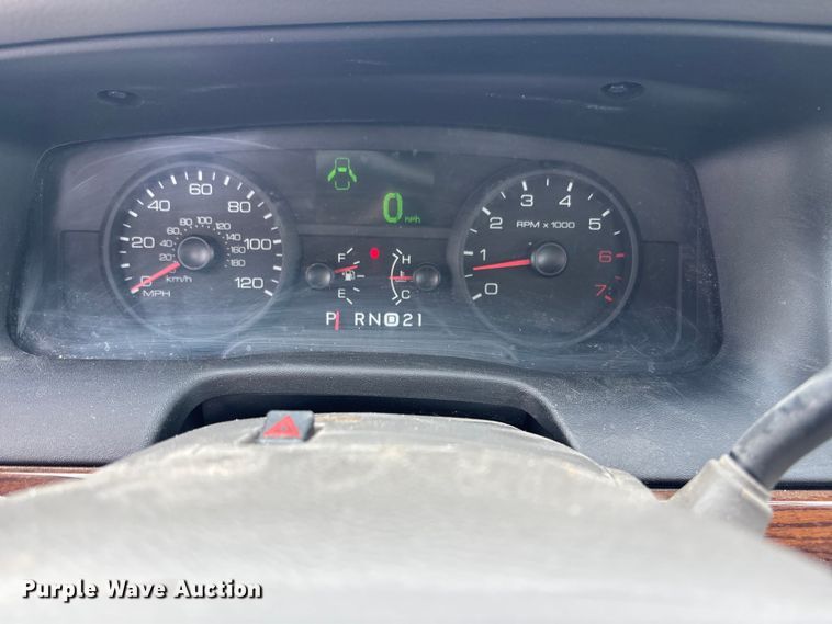 image for item FB0776 2010 Ford Crown Victoria 