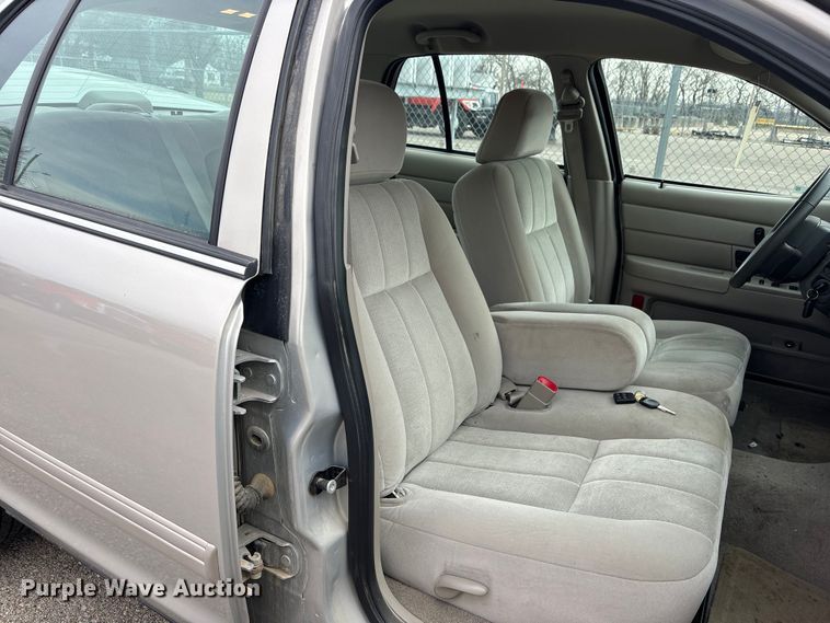 image for item FB0776 2010 Ford Crown Victoria 