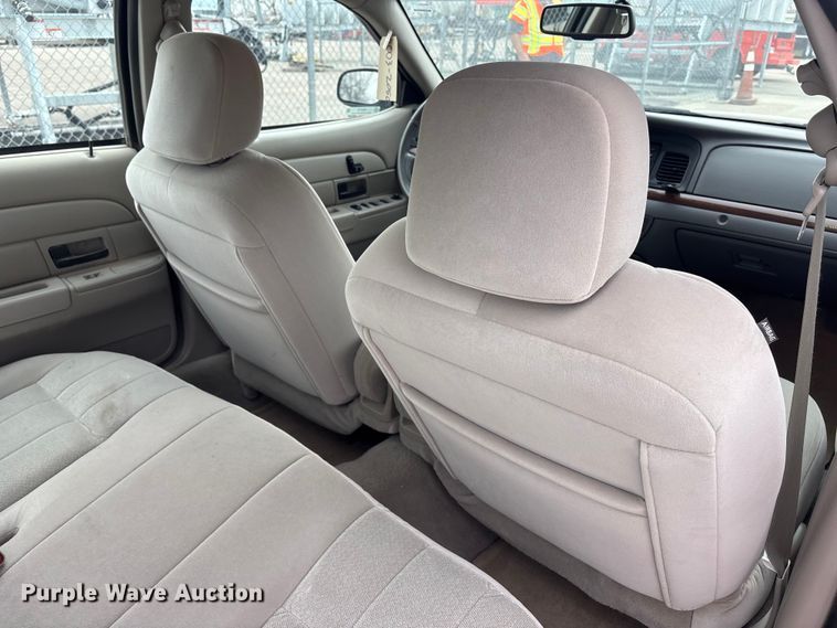 image for item FB0776 2010 Ford Crown Victoria 