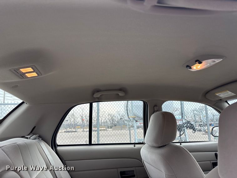 image for item FB0776 2010 Ford Crown Victoria 