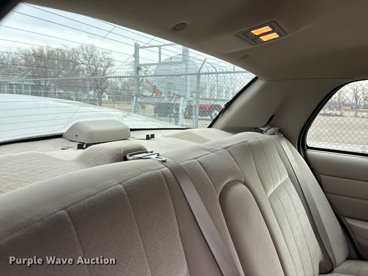 image for item FB0776 2010 Ford Crown Victoria 