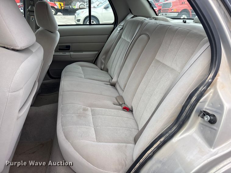 image for item FB0776 2010 Ford Crown Victoria 