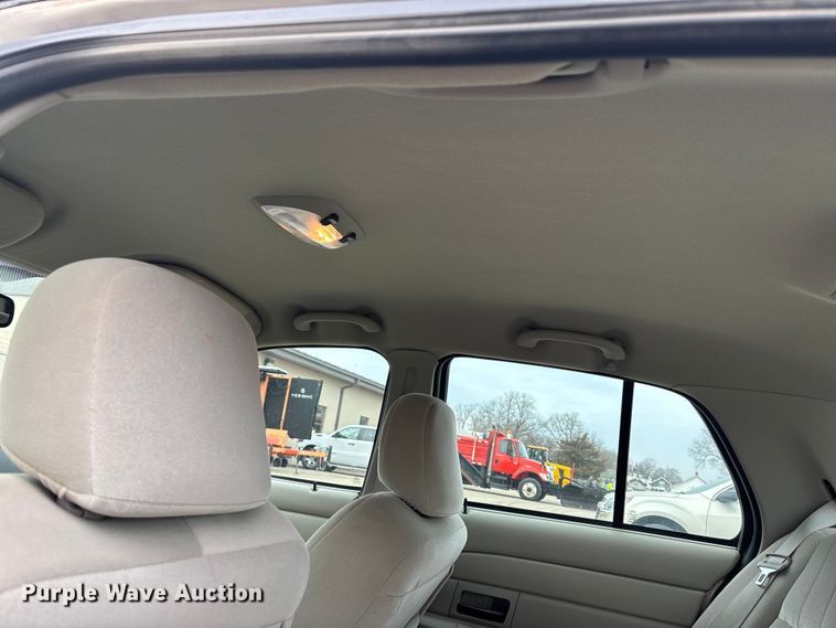 image for item FB0776 2010 Ford Crown Victoria 