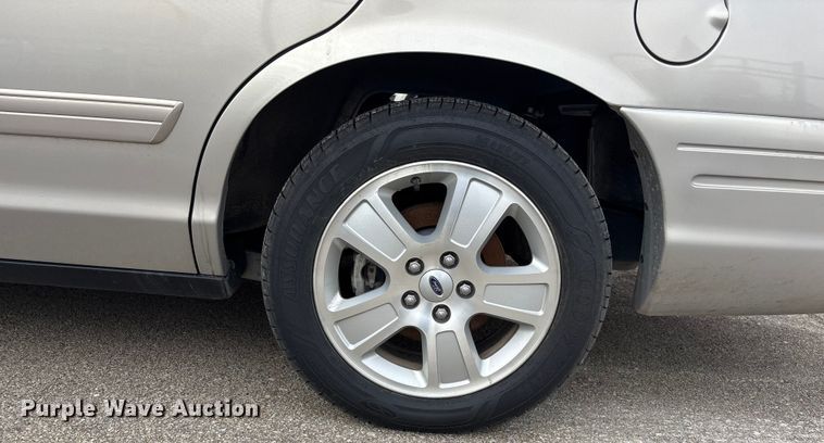 image for item FB0776 2010 Ford Crown Victoria 