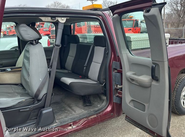 image for item FB0778 2009 Chevrolet Silverado 1500 Ext. Cab pickup truck