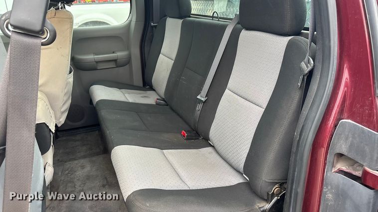 image for item FB0778 2009 Chevrolet Silverado 1500 Ext. Cab pickup truck