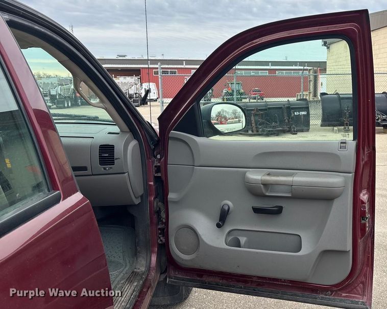 image for item FB0778 2009 Chevrolet Silverado 1500 Ext. Cab pickup truck