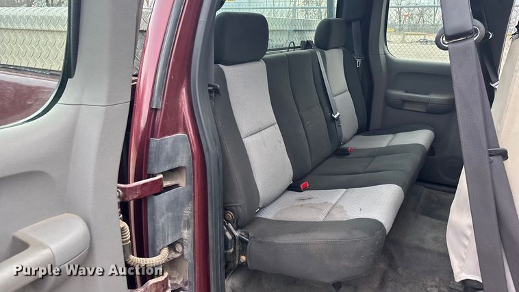 image for item FB0778 2009 Chevrolet Silverado 1500 Ext. Cab pickup truck