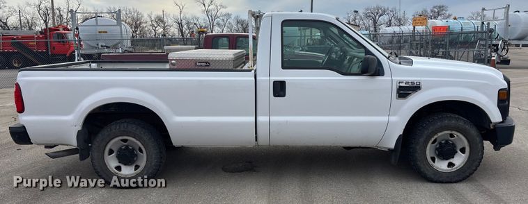 image for item FB0779 2008 Ford F250 Super Duty pickup truck