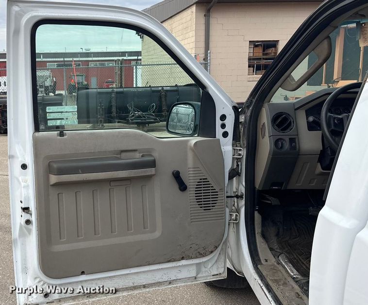 image for item FB0779 2008 Ford F250 Super Duty pickup truck