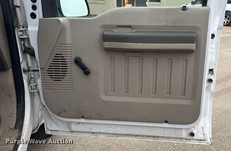 image for item FB0779 2008 Ford F250 Super Duty pickup truck