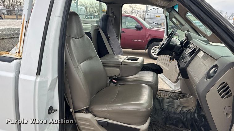 image for item FB0779 2008 Ford F250 Super Duty pickup truck