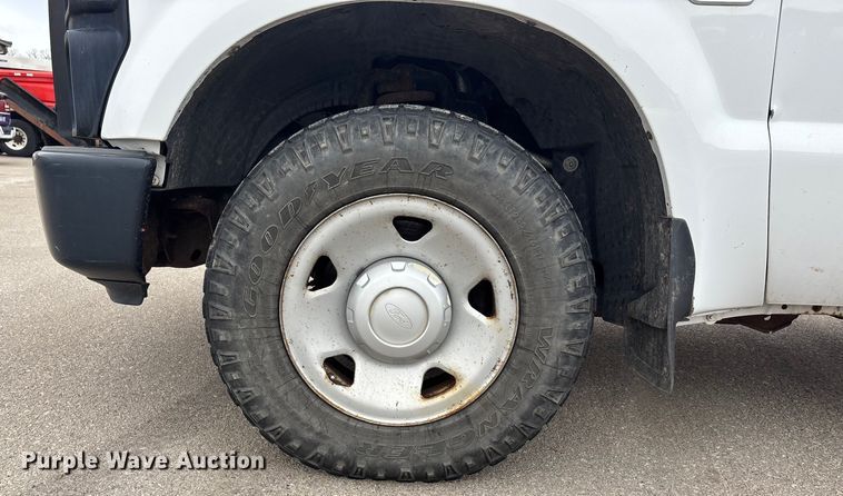 image for item FB0779 2008 Ford F250 Super Duty pickup truck