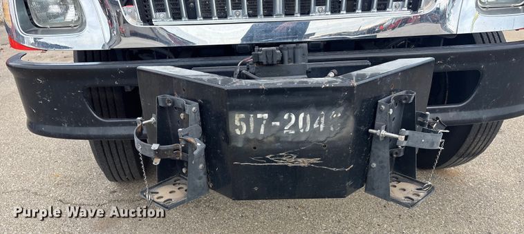 image for item FB0780 2007 International 7300 oil distributor truck