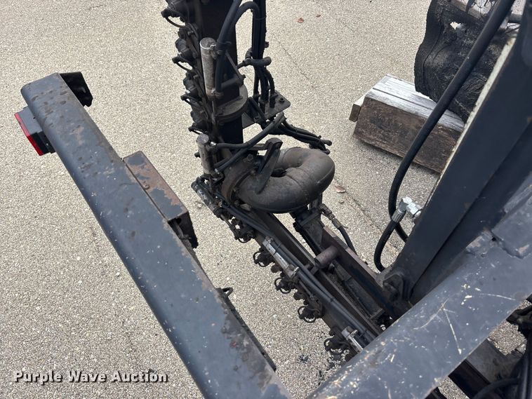 image for item FB0780 2007 International 7300 oil distributor truck