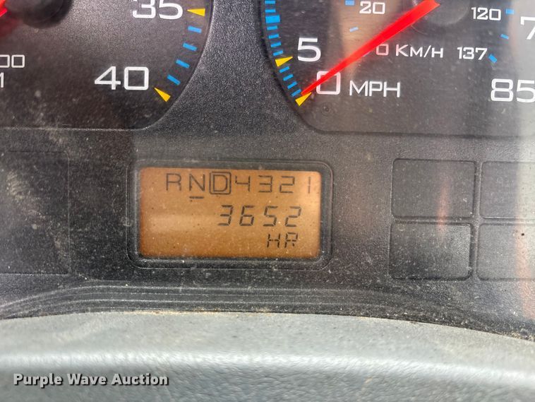 image for item FB0780 2007 International 7300 oil distributor truck