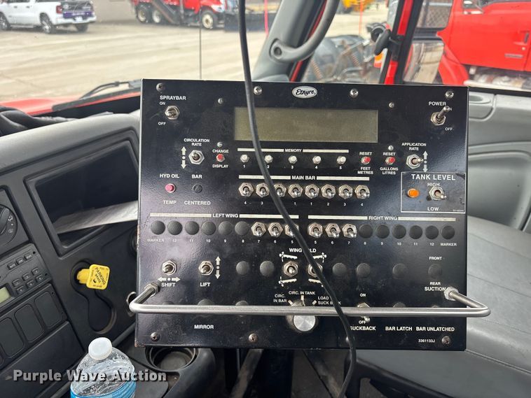 image for item FB0780 2007 International 7300 oil distributor truck