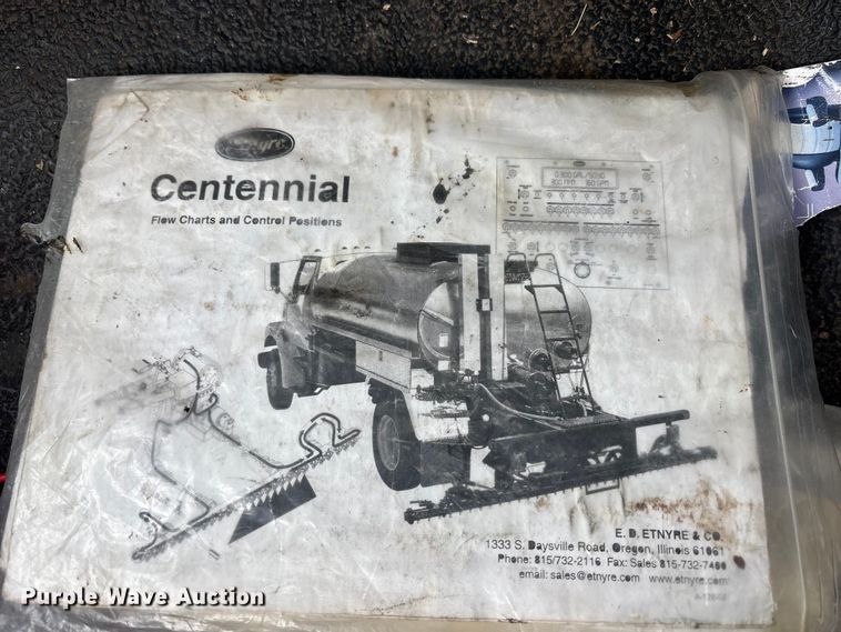 image for item FB0780 2007 International 7300 oil distributor truck