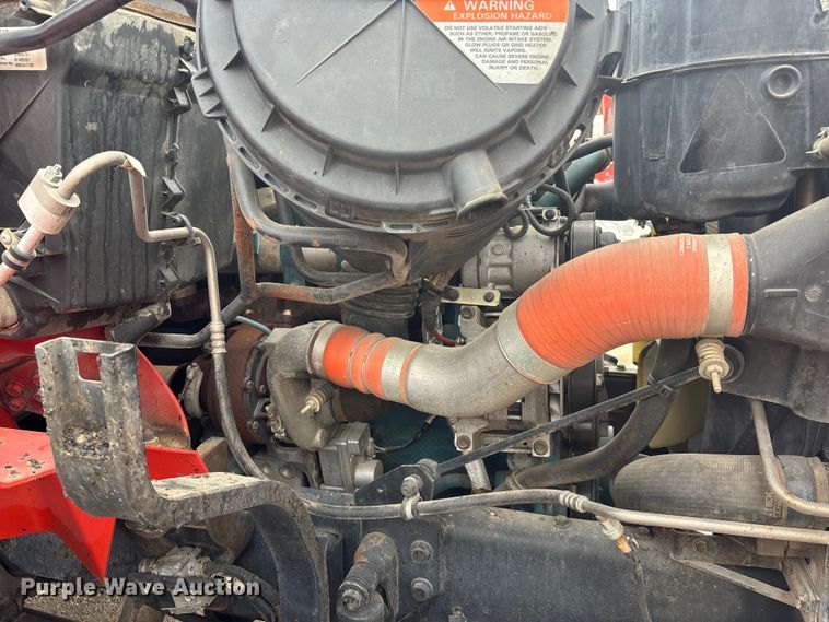 image for item FB0780 2007 International 7300 oil distributor truck