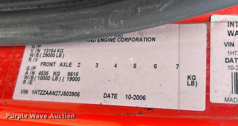 image for item FB0780 2007 International 7300 oil distributor truck