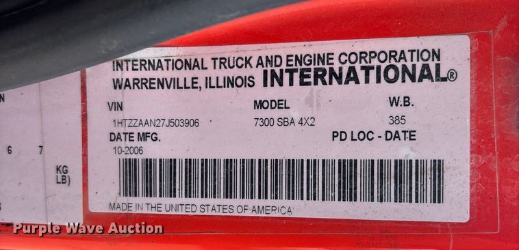 image for item FB0780 2007 International 7300 oil distributor truck