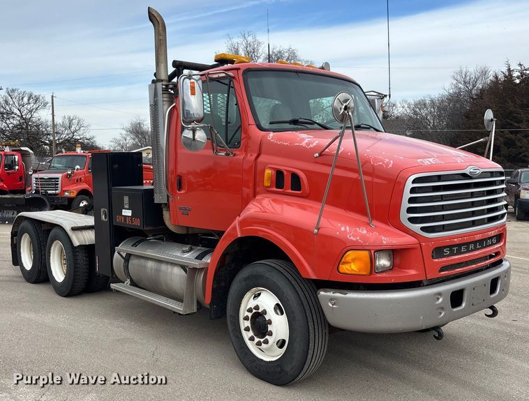 image for item FB0781 2006 Sterling L9500 Series semi truck
