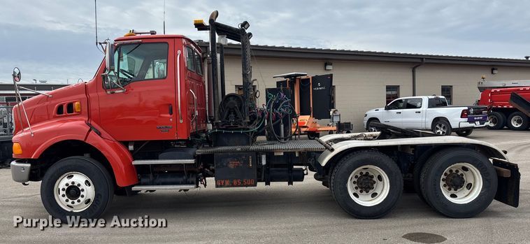 image for item FB0781 2006 Sterling L9500 Series semi truck